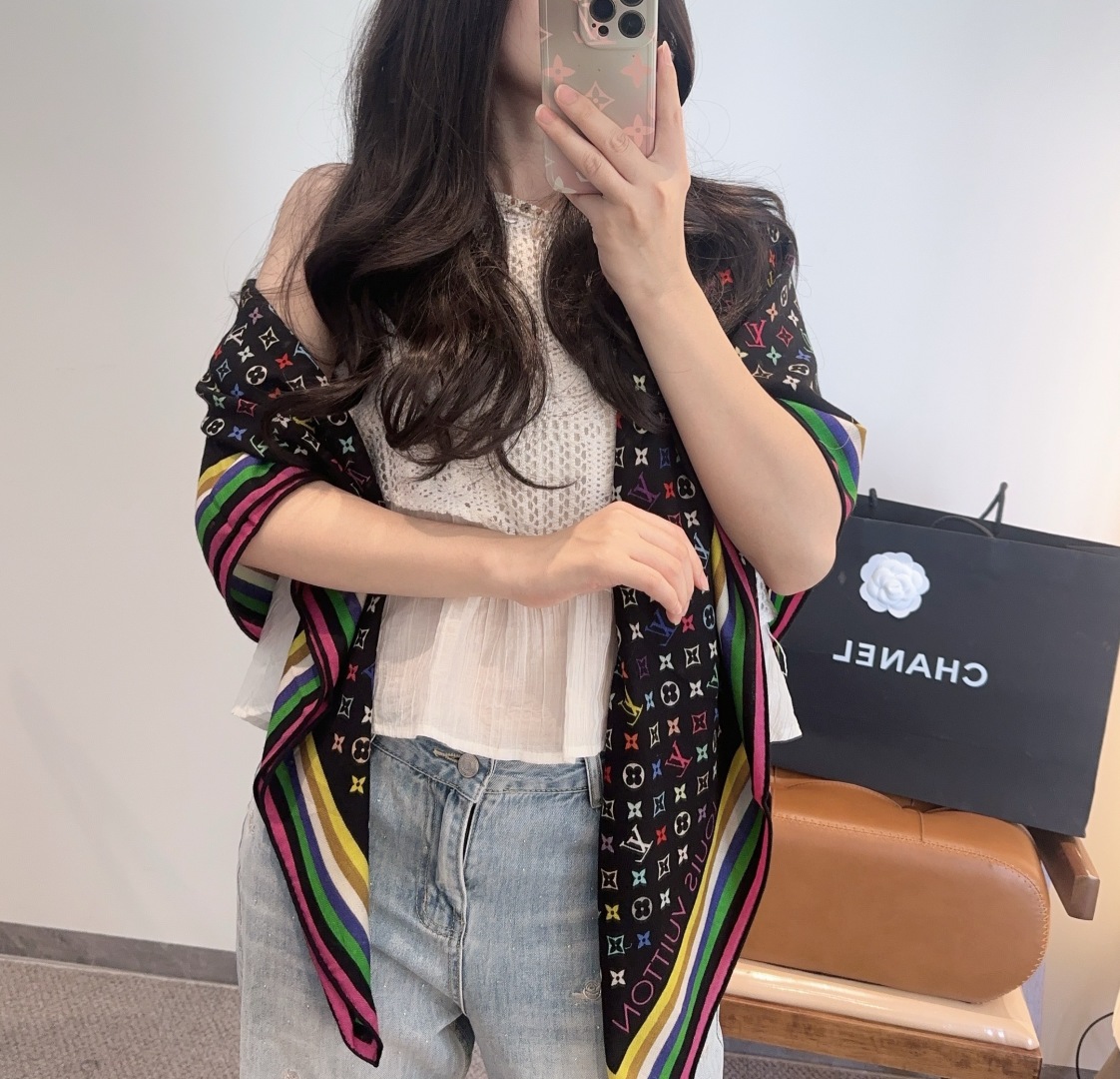 新款💖💖💃🏻💃🏻同花同色双面羊绒方巾‼️抢‼️VIP推荐 ‼️👍下手一定要快【高端 大爱 ‼️纯羊婴儿触