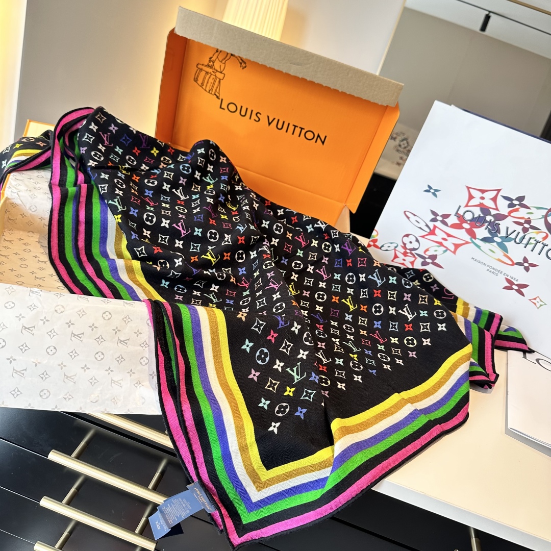 新款💖💖💃🏻💃🏻同花同色双面羊绒方巾‼️抢‼️VIP推荐 ‼️👍下手一定要快【高端 大爱 ‼️纯羊婴儿触