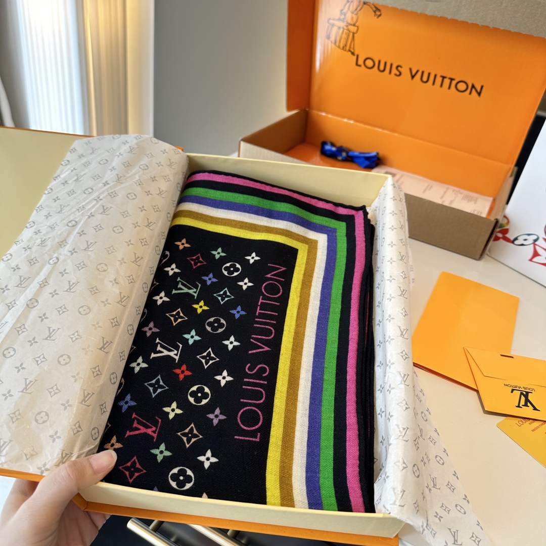 新款💖💖💃🏻💃🏻同花同色双面羊绒方巾‼️抢‼️VIP推荐 ‼️👍下手一定要快【高端 大爱 ‼️纯羊婴儿触