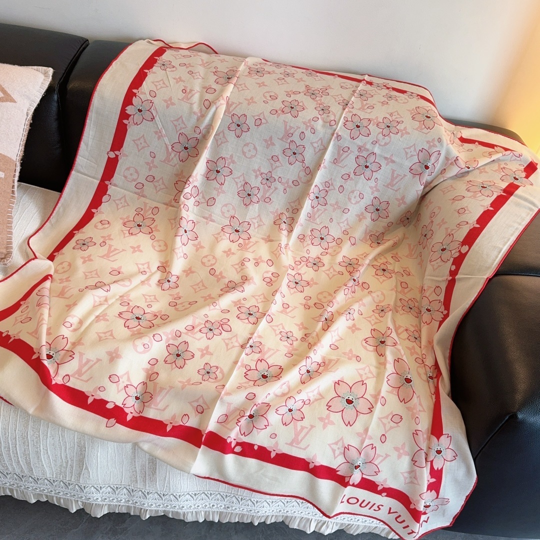 LV(路易威登)最最新的专柜主打款 樱花 度假及日常都非常好搭配的款 订单私流 】一看到就想去度假‼️平