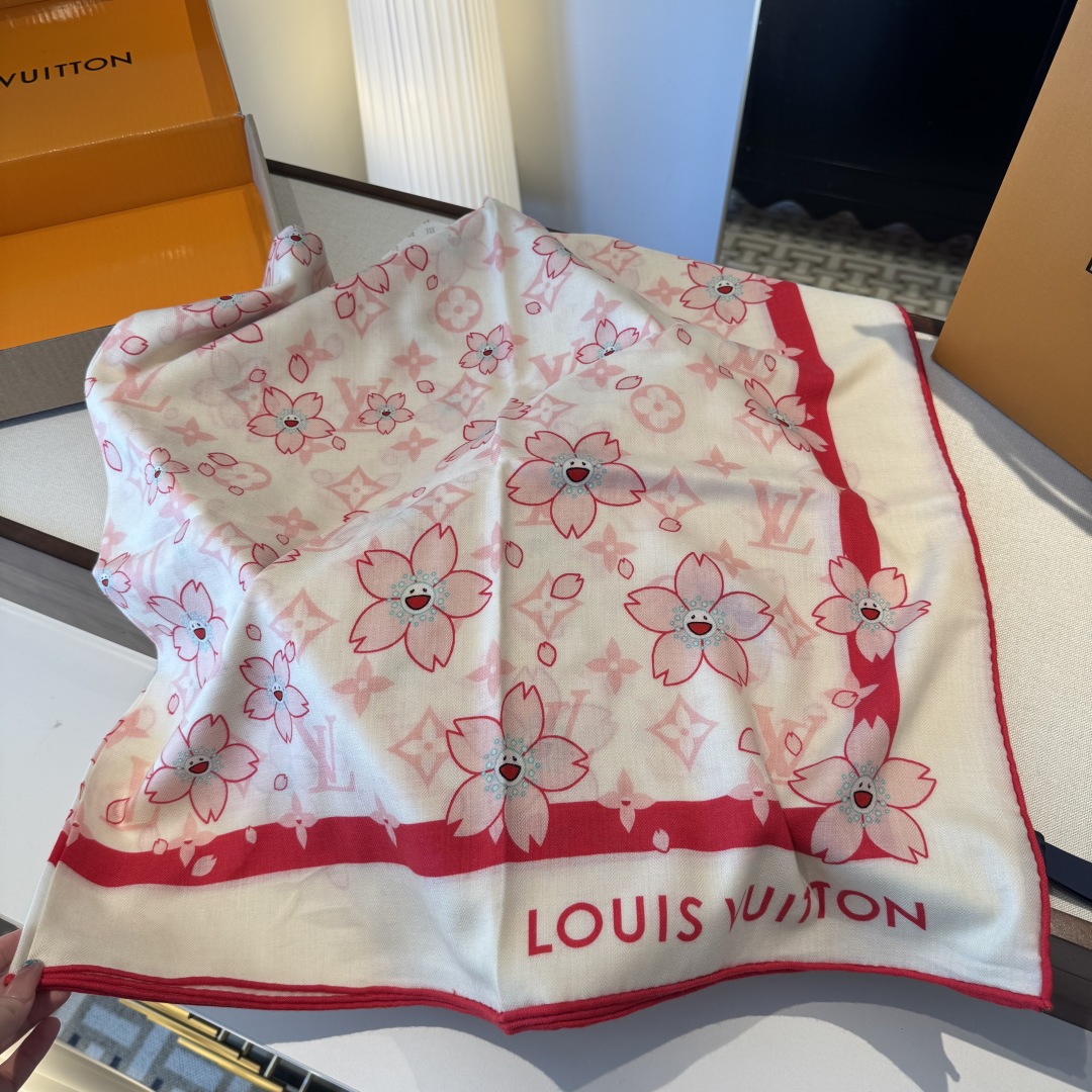 LV(路易威登)最最新的专柜主打款 樱花 度假及日常都非常好搭配的款 订单私流 】一看到就想去度假‼️平