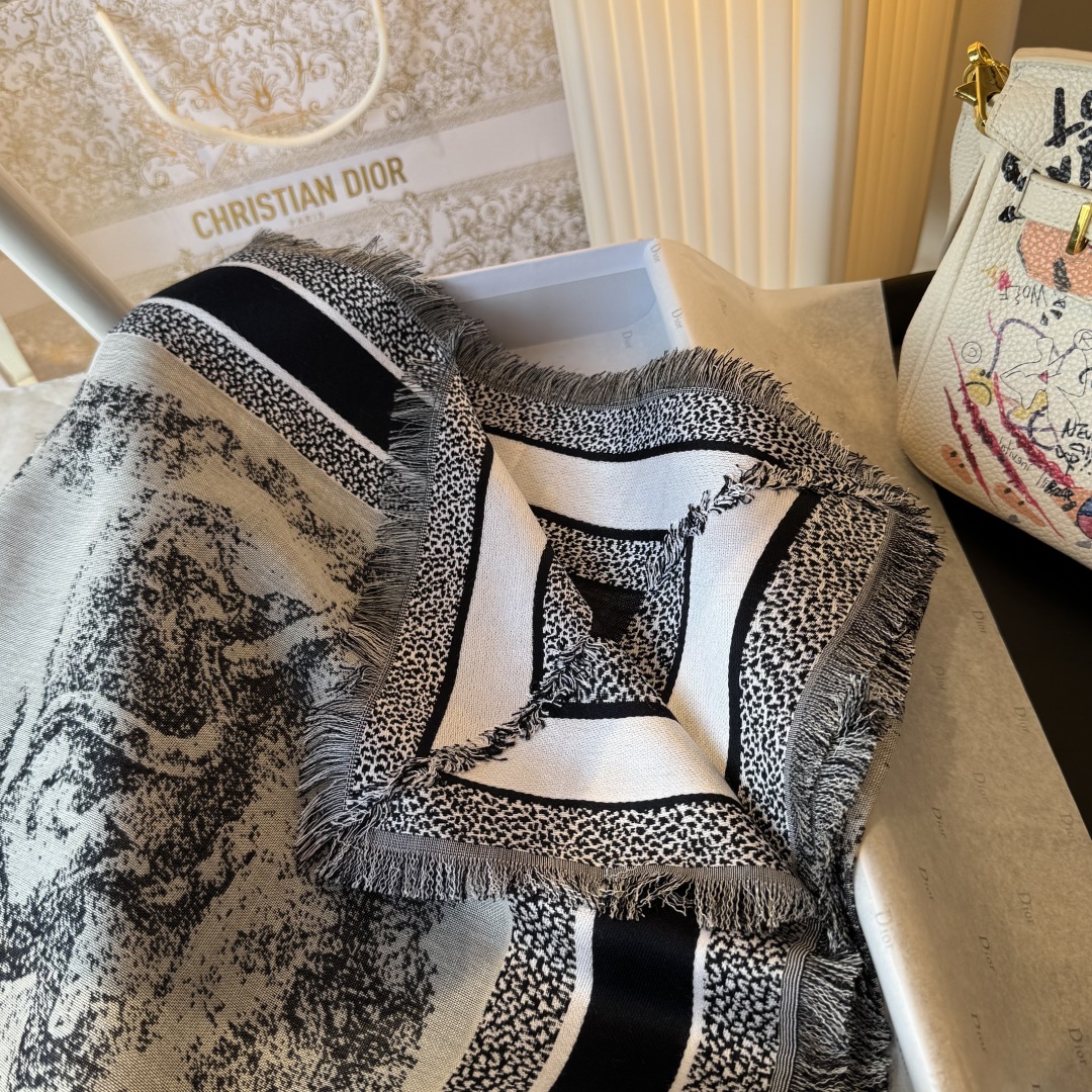 市场最高版本，颜色百分之百对应正品，出入专柜毫无压力，(动物剪花）【茹伊印花】𝐃𝐈𝐎𝐑 茹伊印花是近两年