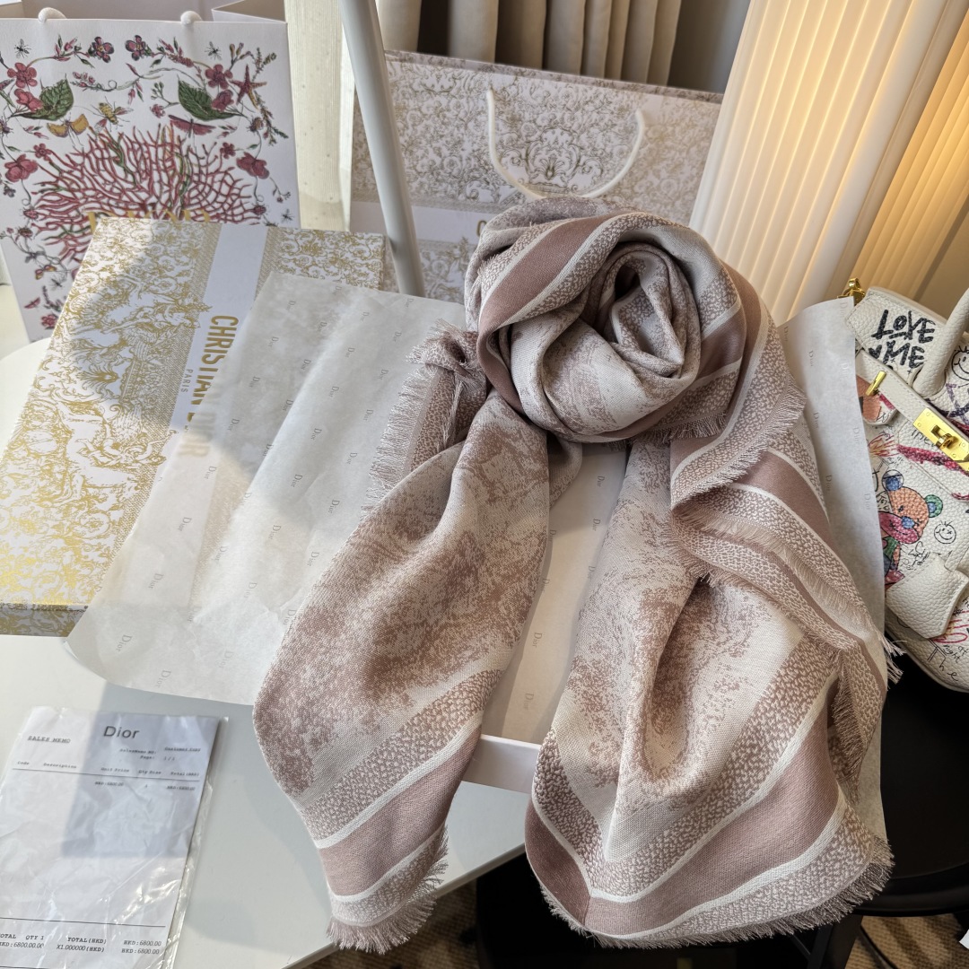 市场最高版本，颜色百分之百对应正品，出入专柜毫无压力，(动物剪花）【茹伊印花】𝐃𝐈𝐎𝐑 茹伊印花是近两年