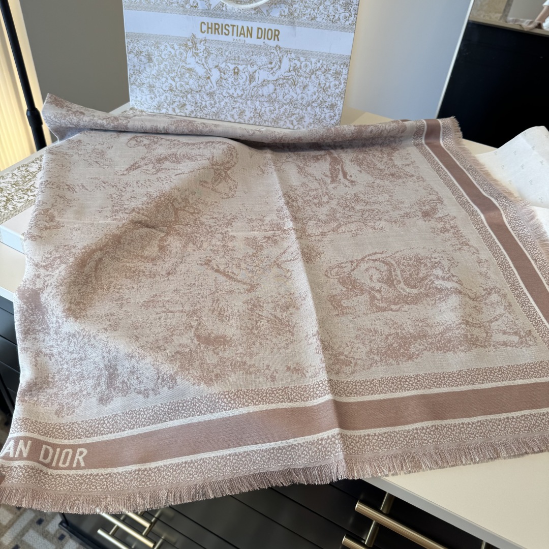 市场最高版本，颜色百分之百对应正品，出入专柜毫无压力，(动物剪花）【茹伊印花】𝐃𝐈𝐎𝐑 茹伊印花是近两年