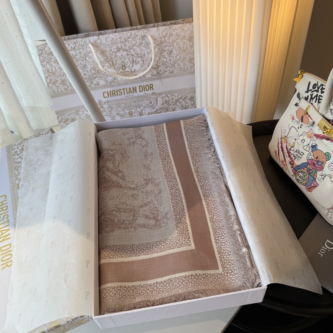 市场最高版本，颜色百分之百对应正品，出入专柜毫无压力，(动物剪花）【茹伊印花】𝐃𝐈𝐎𝐑 茹伊印花是近两年