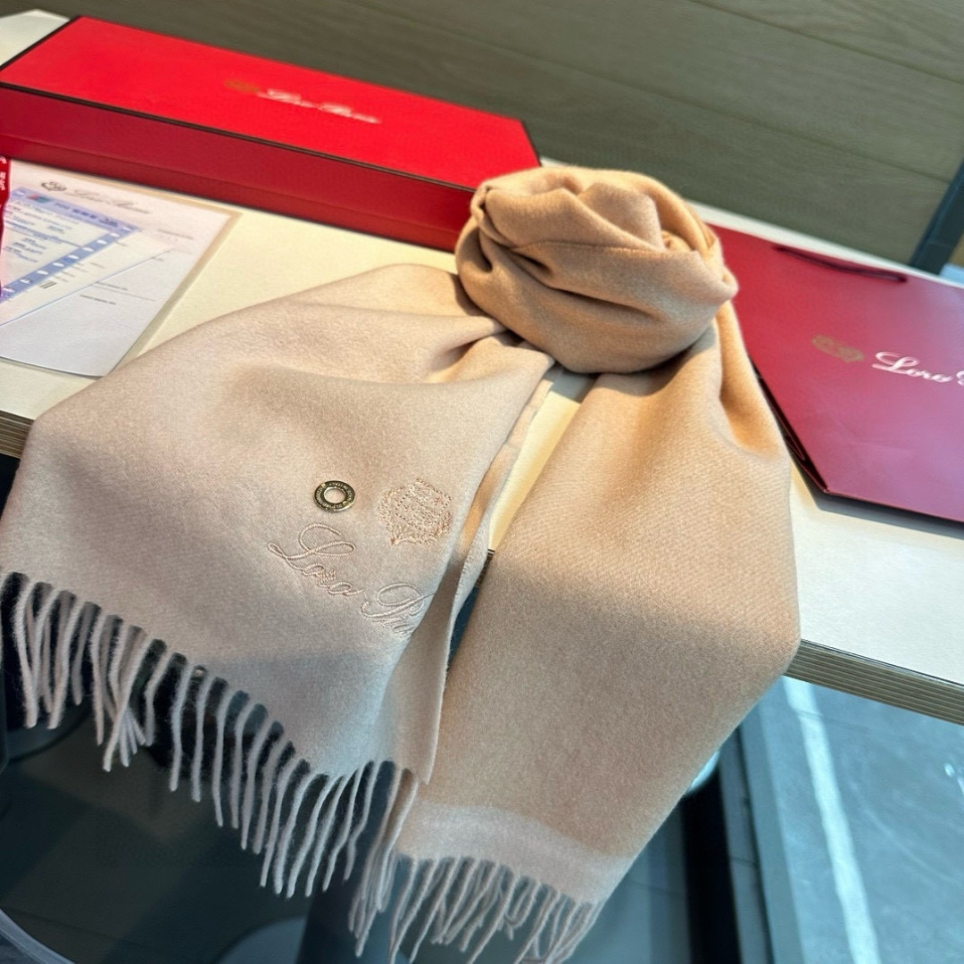 🆕Loro Piana · 诺悠翩雅【贸易公司尾单，极品山羊绒围巾披肩】送人自留都太高大上了😍重磅上新，