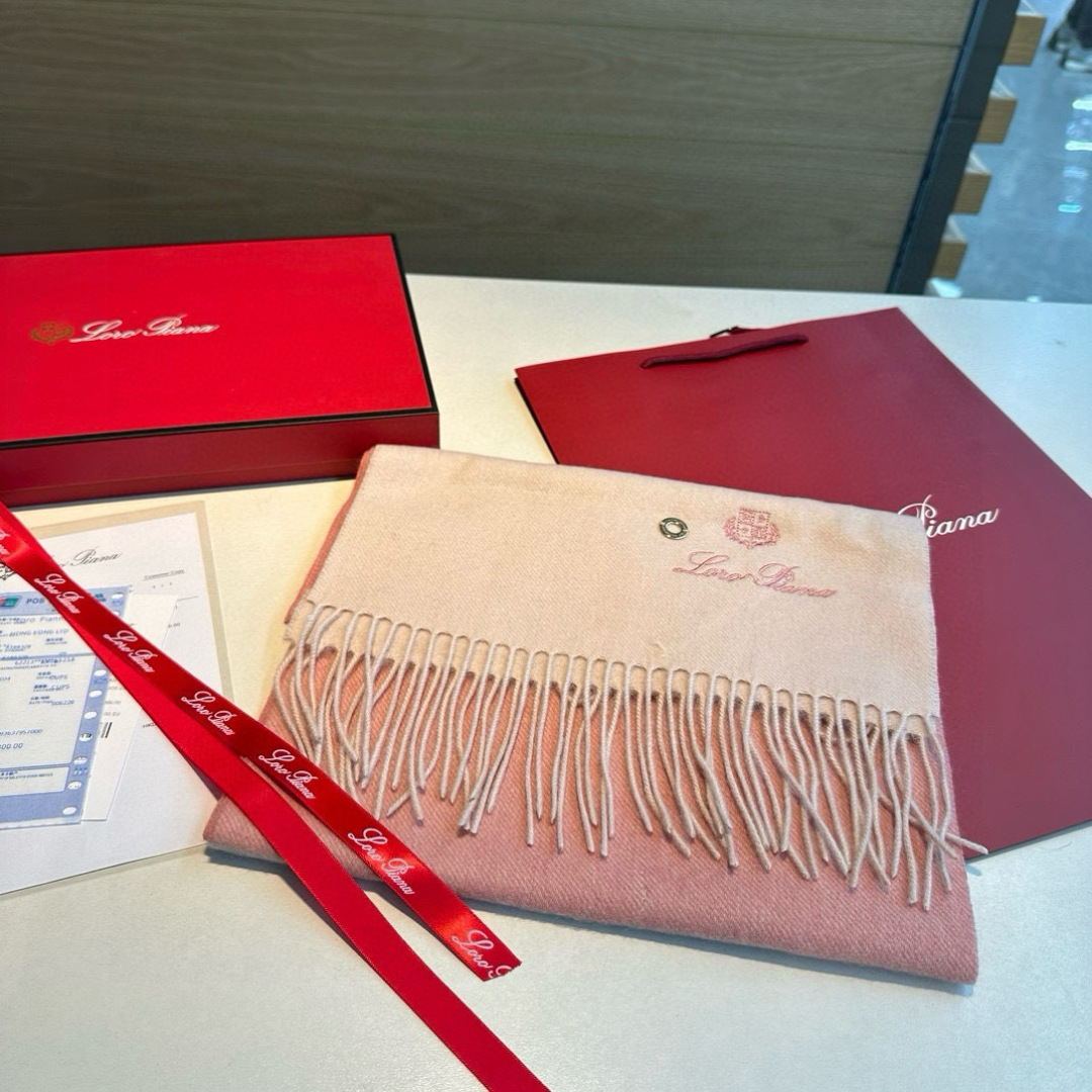 🆕Loro Piana · 诺悠翩雅【贸易公司尾单，极品山羊绒围巾披肩】送人自留都太高大上了😍重磅上新，