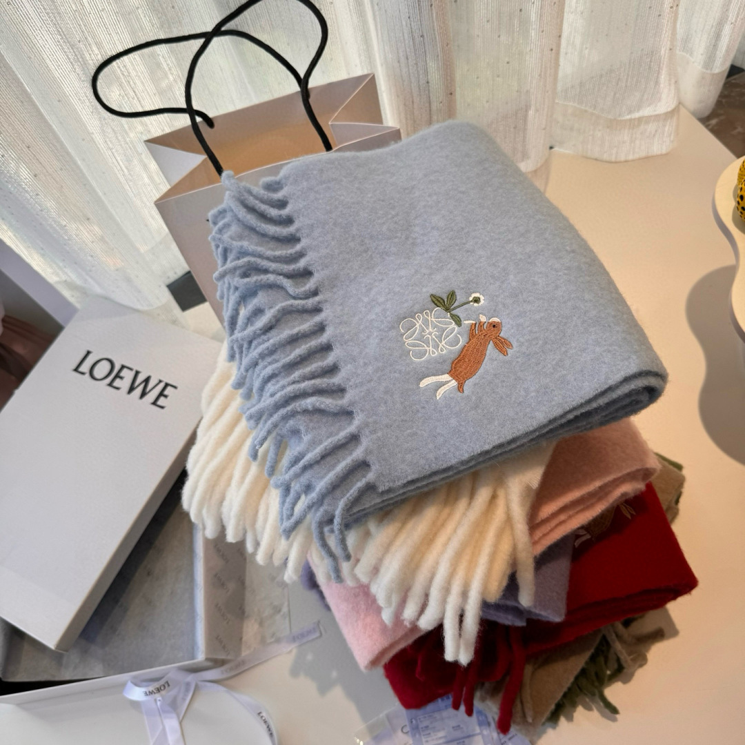 ▪❤️️罗意威超美新款马海毛围巾！超级推荐入手！】质感好货！主打的马海毛围巾~据说超难买哦！！打了好多次