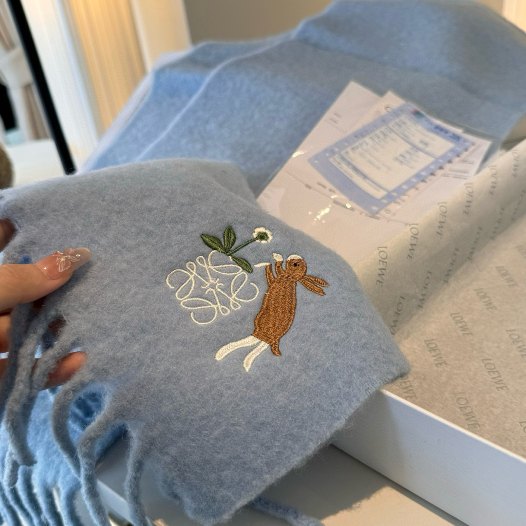 ▪❤️️罗意威超美新款马海毛围巾！超级推荐入手！】质感好货！主打的马海毛围巾~据说超难买哦！！打了好多次