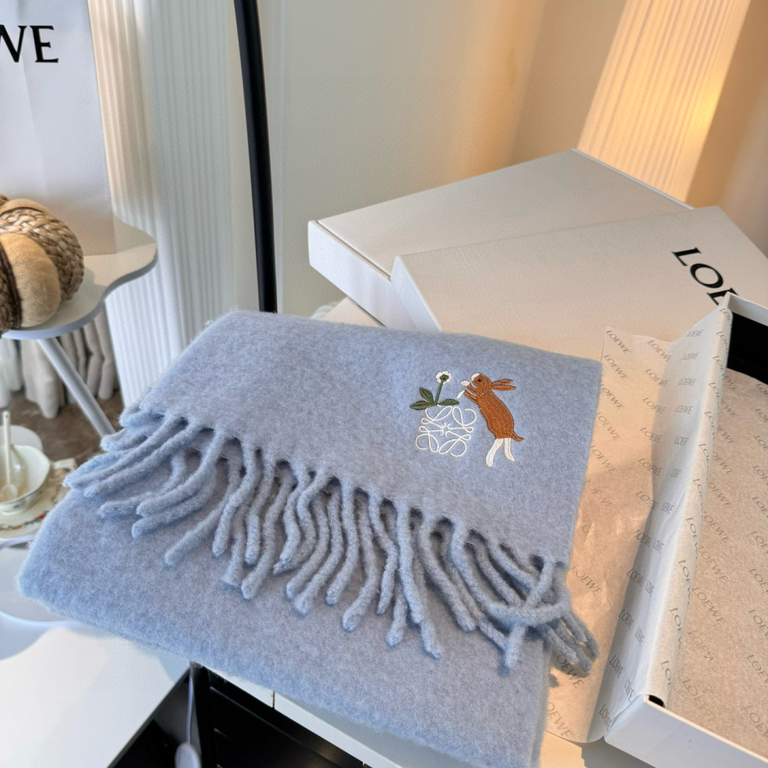 ▪❤️️罗意威超美新款马海毛围巾！超级推荐入手！】质感好货！主打的马海毛围巾~据说超难买哦！！打了好多次