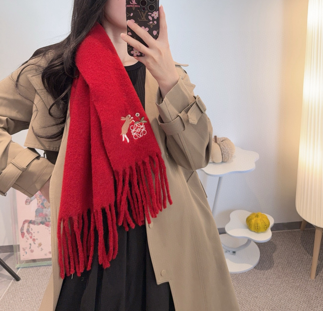 ▪❤️️罗意威超美新款马海毛围巾！超级推荐入手！】质感好货！主打的马海毛围巾~据说超难买哦！！打了好多次