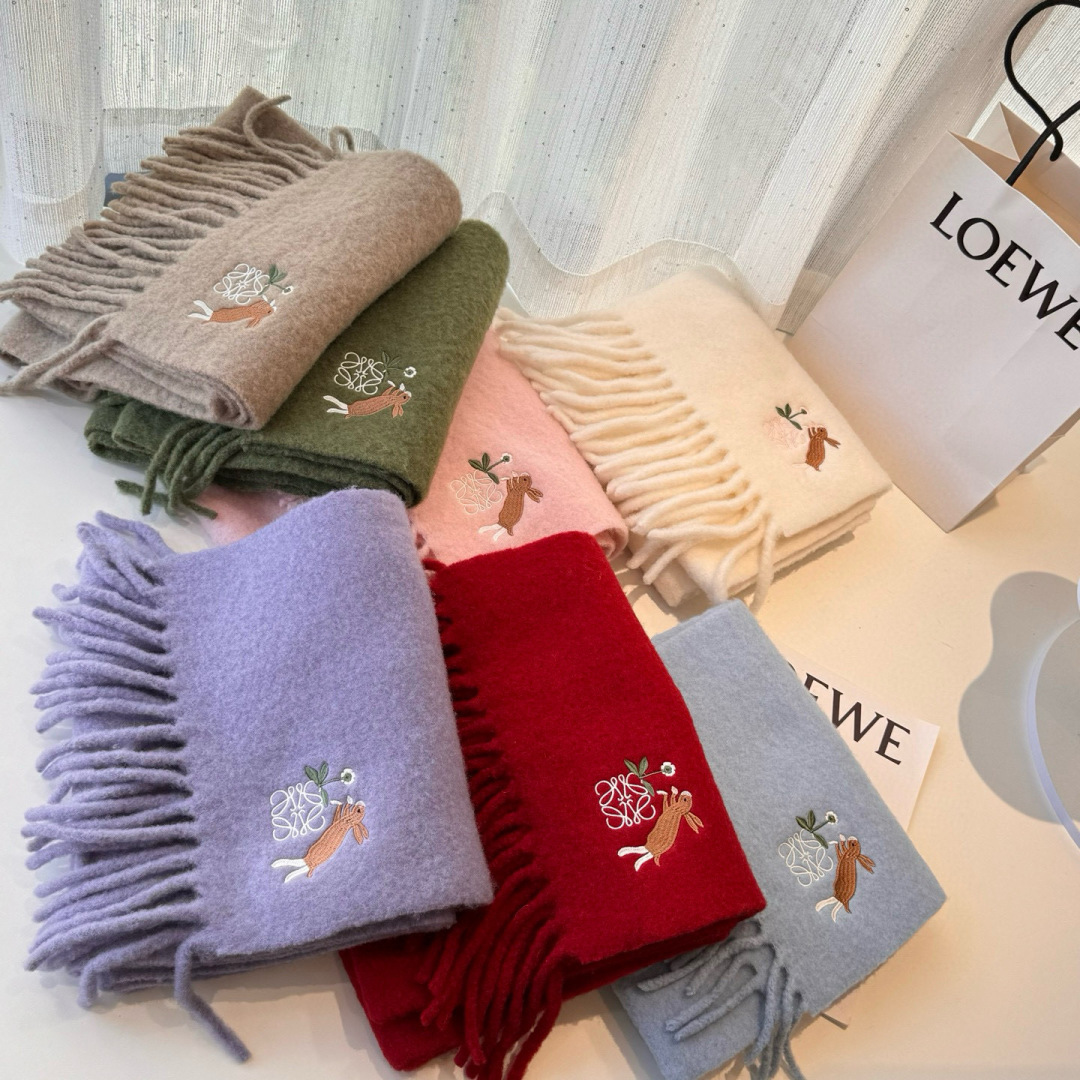 ▪❤️️罗意威超美新款马海毛围巾！超级推荐入手！】质感好货！主打的马海毛围巾~据说超难买哦！！打了好多次