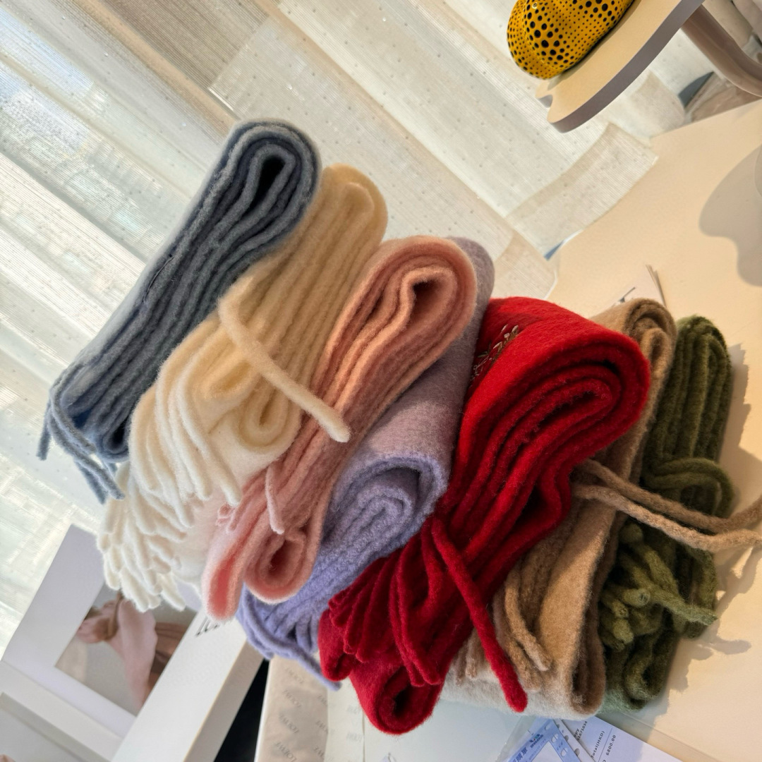 ▪❤️️罗意威超美新款马海毛围巾！超级推荐入手！】质感好货！主打的马海毛围巾~据说超难买哦！！打了好多次