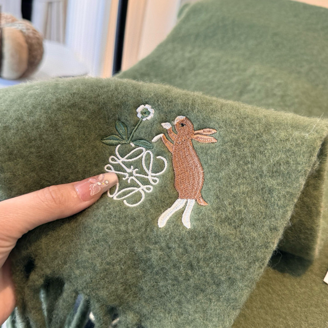 ▪❤️️罗意威超美新款马海毛围巾！超级推荐入手！】质感好货！主打的马海毛围巾~据说超难买哦！！打了好多次