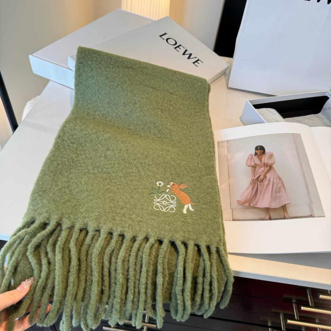 ▪❤️️罗意威超美新款马海毛围巾！超级推荐入手！】质感好货！主打的马海毛围巾~据说超难买哦！！打了好多次