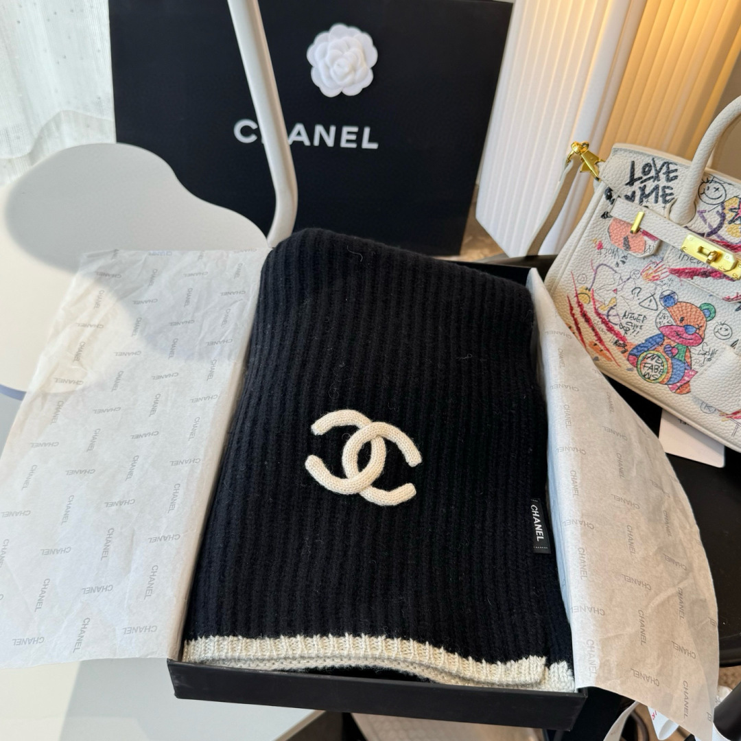 👑👑Chanel25秋冬新款刺绣针织围巾羊绒针织长巾‼️美翻了[流泪]御用殿堂级极品‼️新款在售 进口纯