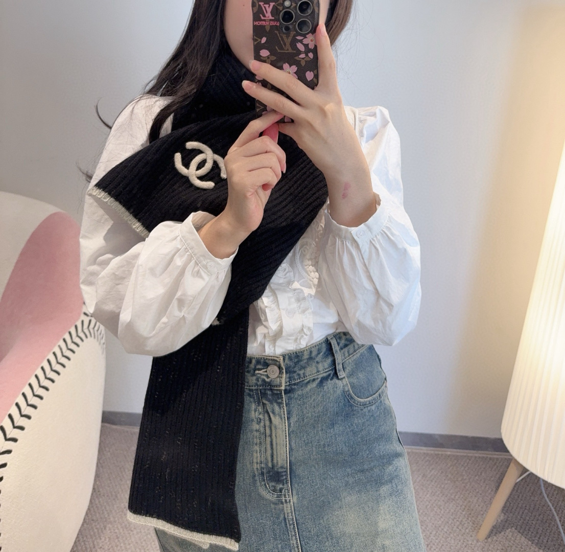 👑👑Chanel25秋冬新款刺绣针织围巾羊绒针织长巾‼️美翻了[流泪]御用殿堂级极品‼️新款在售 进口纯