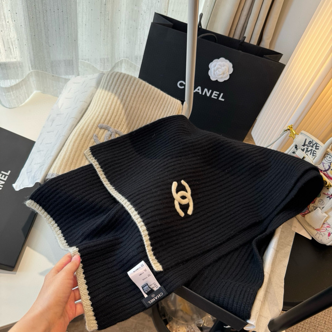 👑👑Chanel25秋冬新款刺绣针织围巾羊绒针织长巾‼️美翻了[流泪]御用殿堂级极品‼️新款在售 进口纯