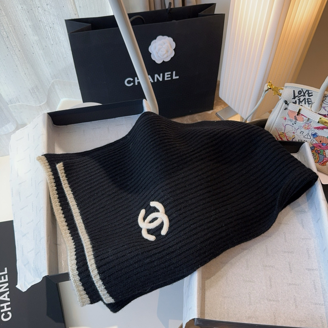 👑👑Chanel25秋冬新款刺绣针织围巾羊绒针织长巾‼️美翻了[流泪]御用殿堂级极品‼️新款在售 进口纯