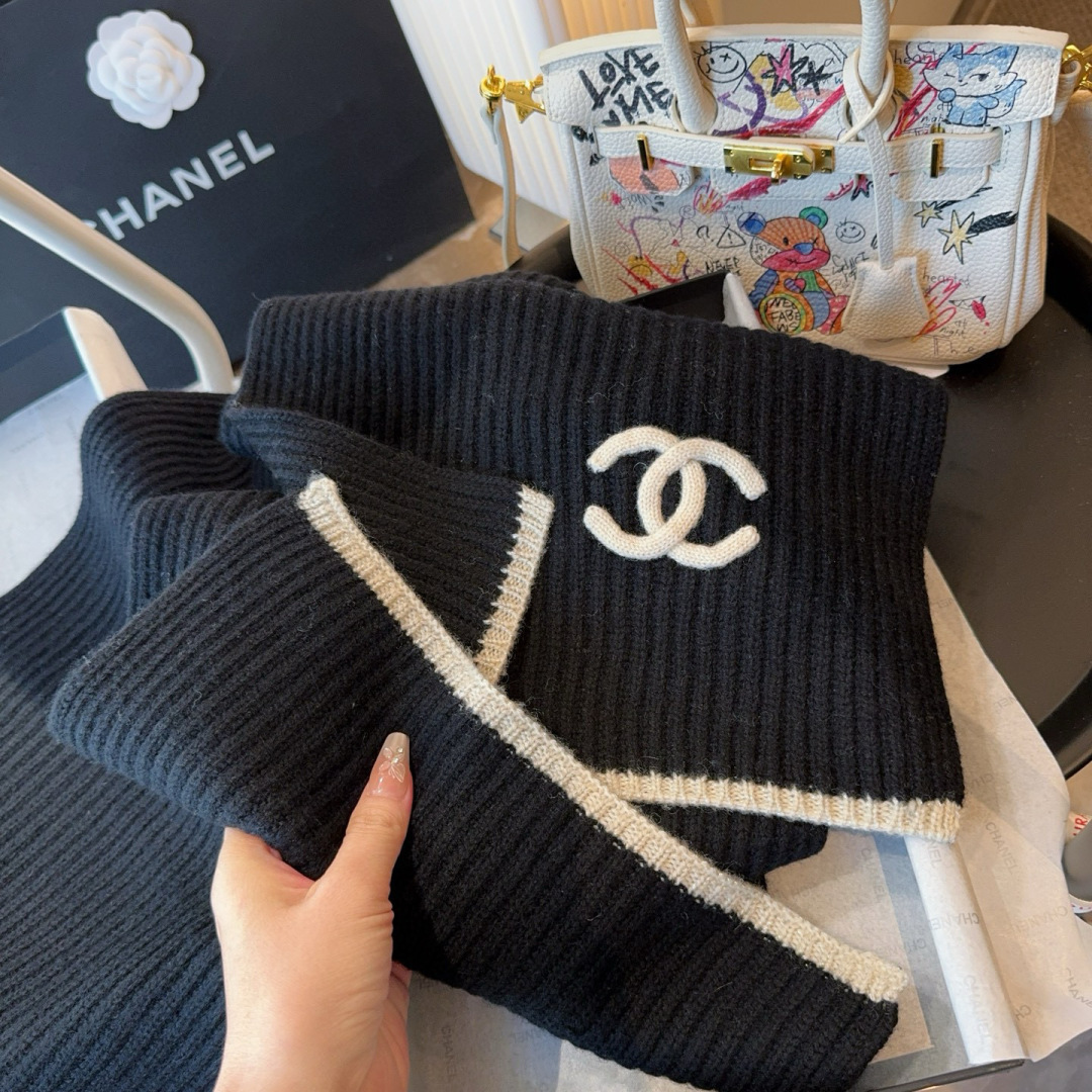 👑👑Chanel25秋冬新款刺绣针织围巾羊绒针织长巾‼️美翻了[流泪]御用殿堂级极品‼️新款在售 进口纯