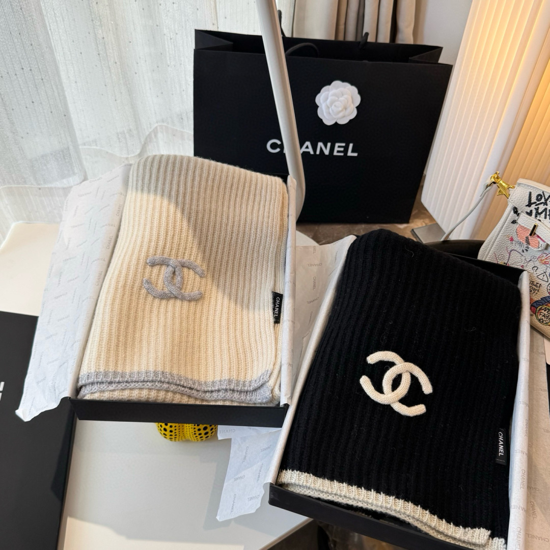 👑👑Chanel25秋冬新款刺绣针织围巾羊绒针织长巾‼️美翻了[流泪]御用殿堂级极品‼️新款在售 进口纯