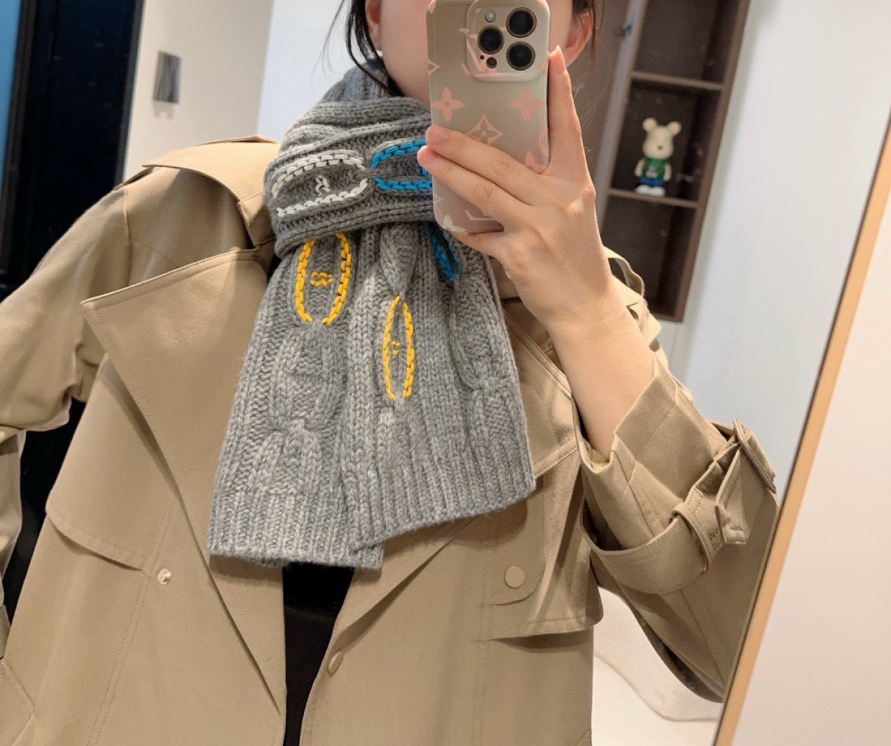 H家经典猪鼻子麻花围巾:经典款，可以搭配很多年，毫不夸张!叠搭裹头外披实用的时髦造型都可以驾驭!面料采用