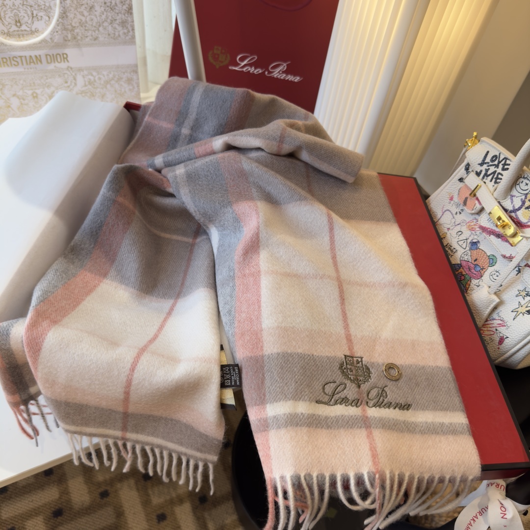 🆕Loro Piana · 诺悠翩雅【贸易公司尾单,极品山羊绒围巾披肩】送人自留都太高大上了😍重磅上新,