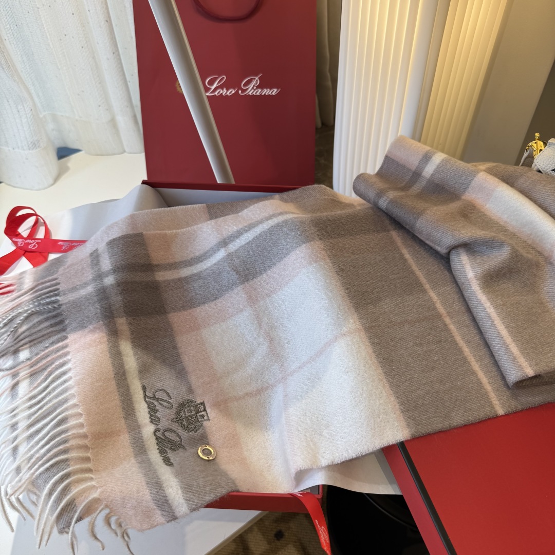 🆕Loro Piana · 诺悠翩雅【贸易公司尾单，极品山羊绒围巾披肩】送人自留都太高大上了😍重磅上新，
