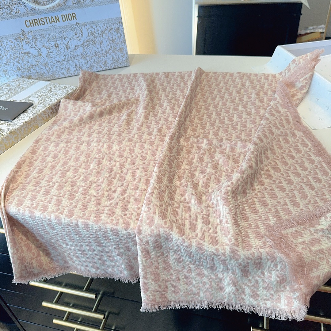 🐴 新款现货💖💖140丝绒方巾双面同色(专柜同步Dior 迪奥)‼️抢‼️VIP推荐 ‼️下手一定要快【