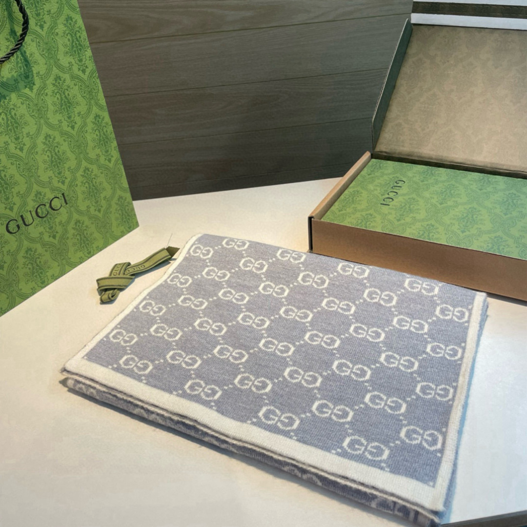Gucci · 古奇经典羊绒围巾❗双面提花❗️来个硬货.麻溜的安排上.纯正出口❗原订单已经交货一批，其中
