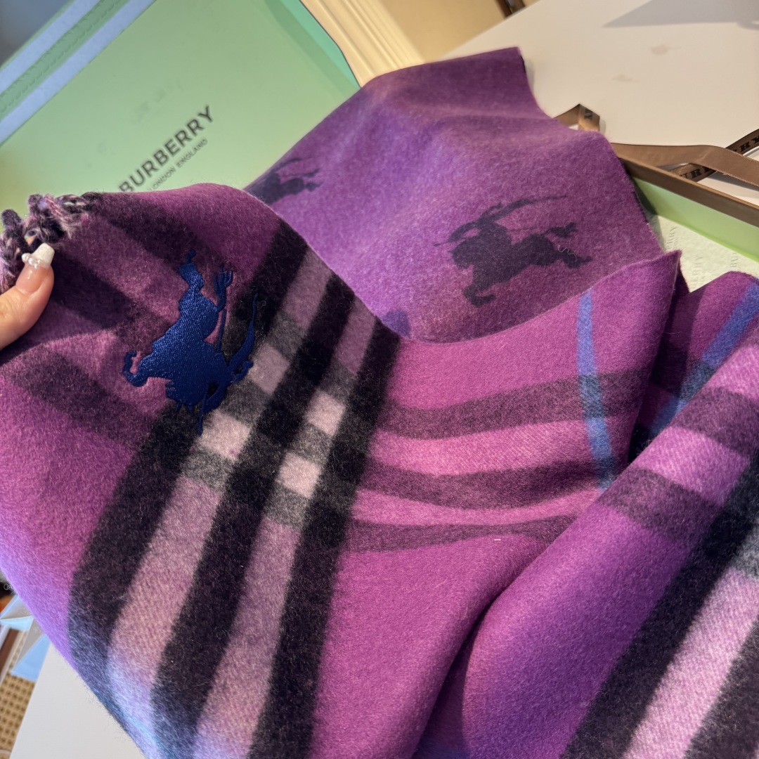 ❤️最新款 B双刺 双面刺绣➕印花➕提花 大密度双面羊绒格子围巾 超高难度工艺 绝非一般copy能做 原