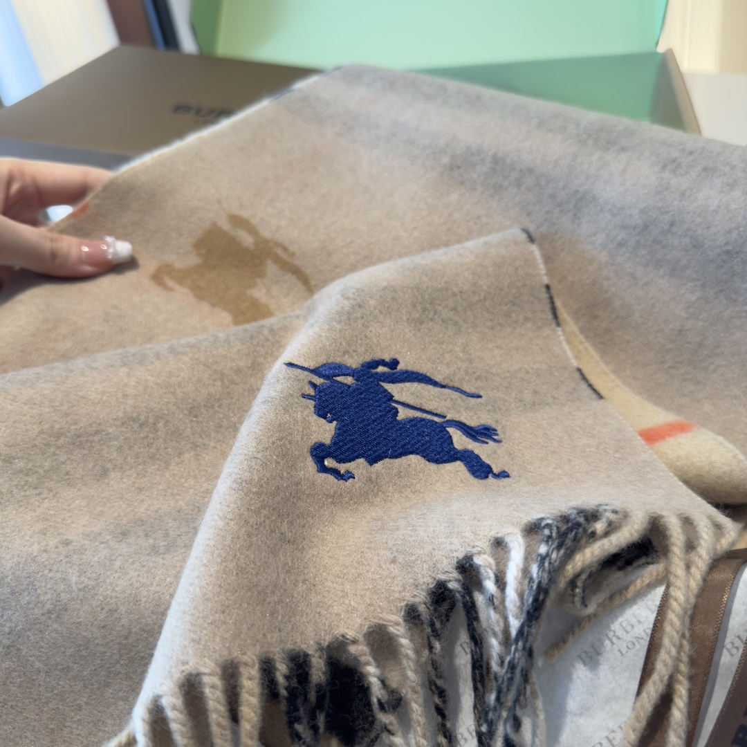 ❤️最新款 B双刺 双面刺绣➕印花➕提花 大密度双面羊绒格子围巾 超高难度工艺 绝非一般copy能做 原