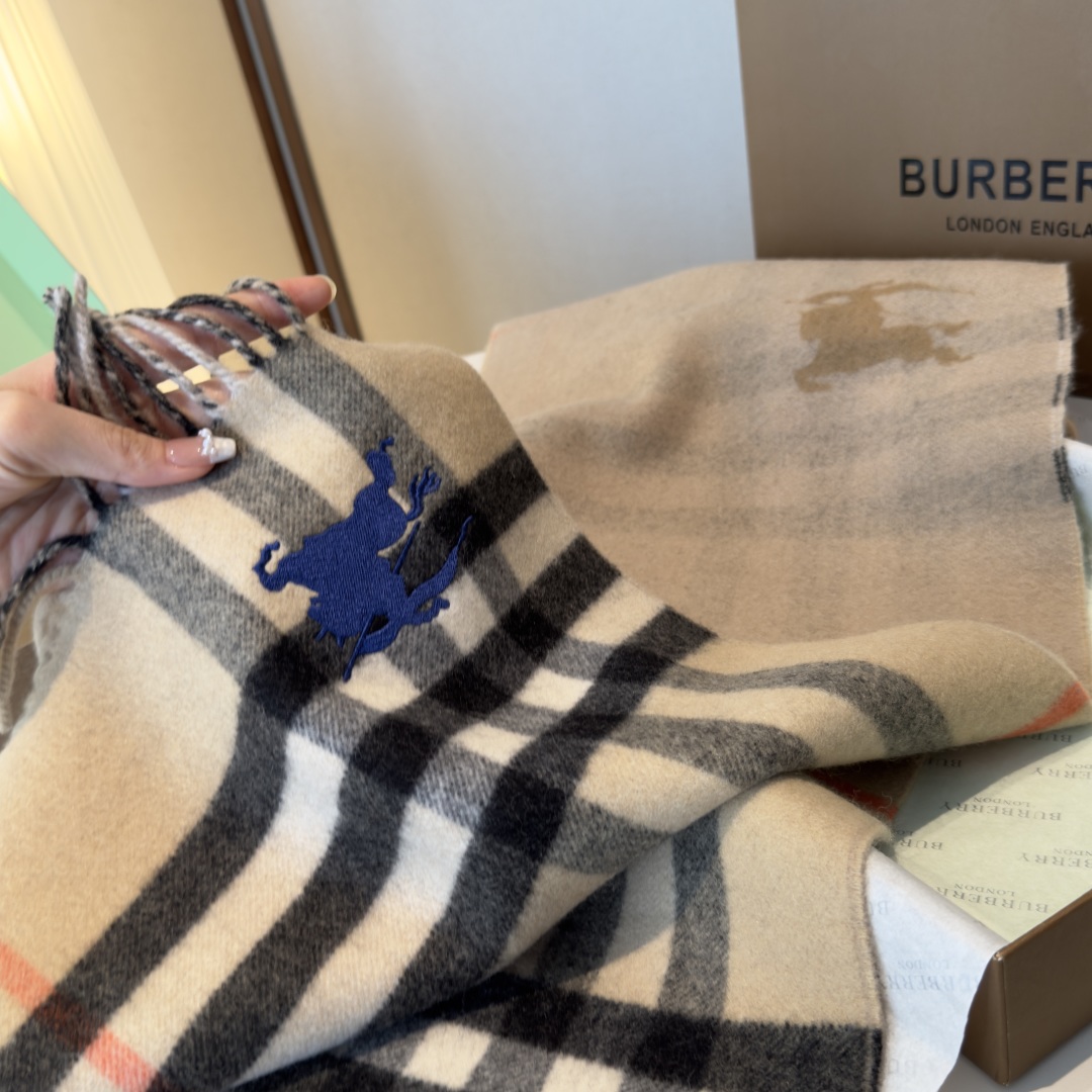 ❤️最新款 B双刺 双面刺绣➕印花➕提花 大密度双面羊绒格子围巾 超高难度工艺 绝非一般copy能做 原