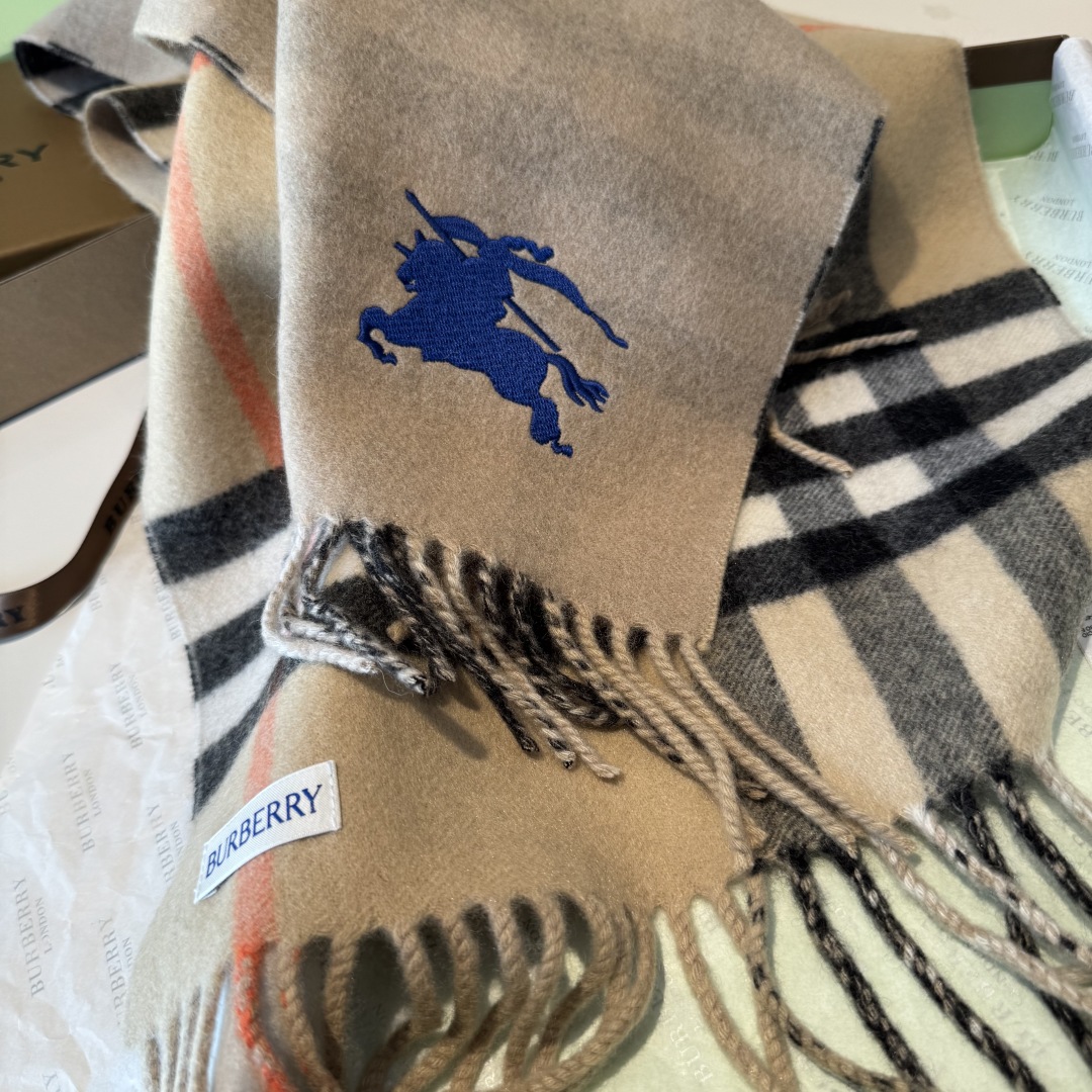 ❤️最新款 B双刺 双面刺绣➕印花➕提花 大密度双面羊绒格子围巾 超高难度工艺 绝非一般copy能做 原