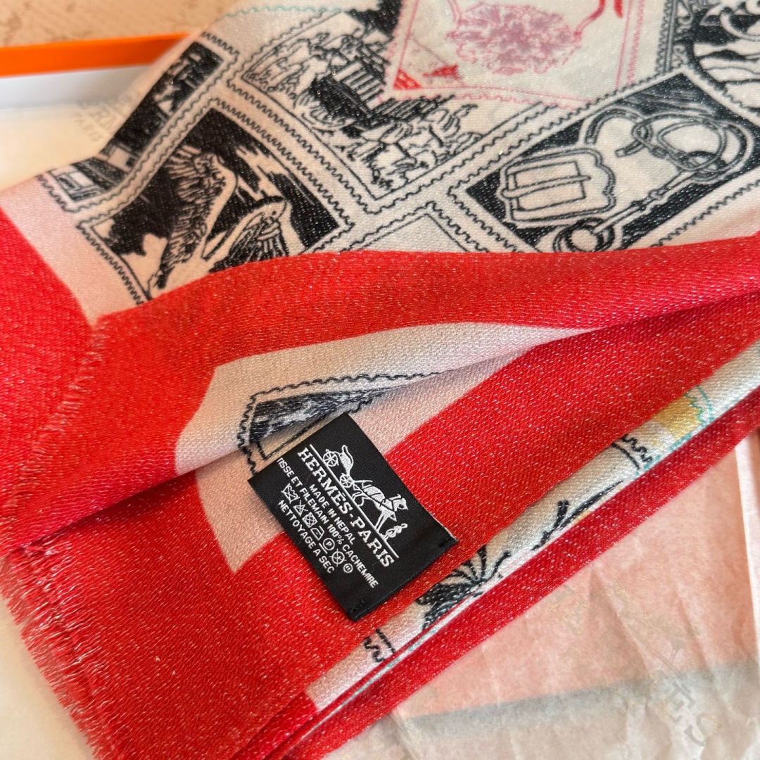 金丝线版 上新❤️超级有腔调！！！巨巨巨巨美的闪光女神】谁懂这种秋冬调性的美啊？！！！这款小香披肩也是我