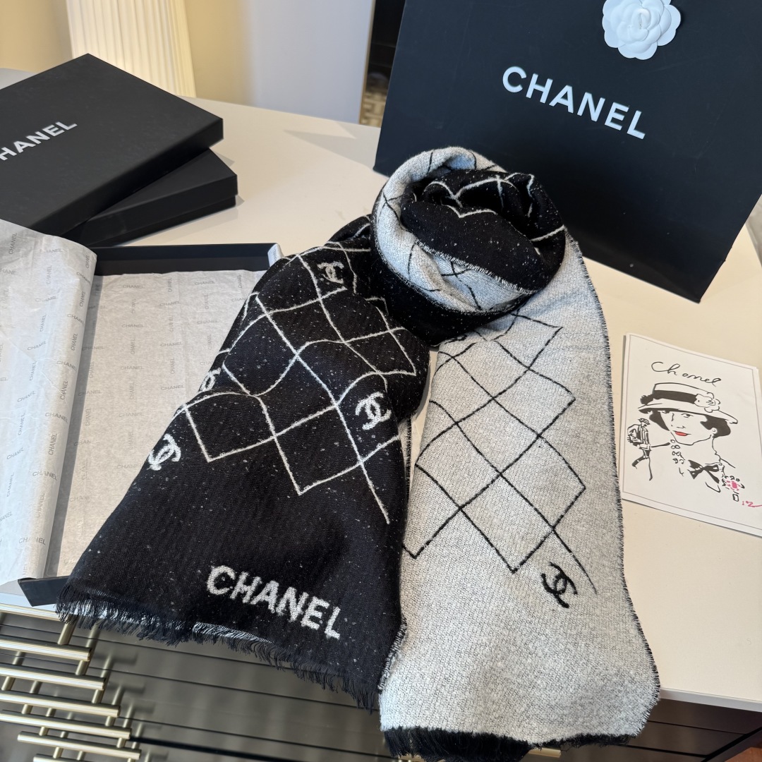 原单𝑪𝒉 菱格标志 45*200cm.100%山羊绒精选顶级山羊绒/绵羊毛/桑蚕丝，融合精湛工艺。触感细