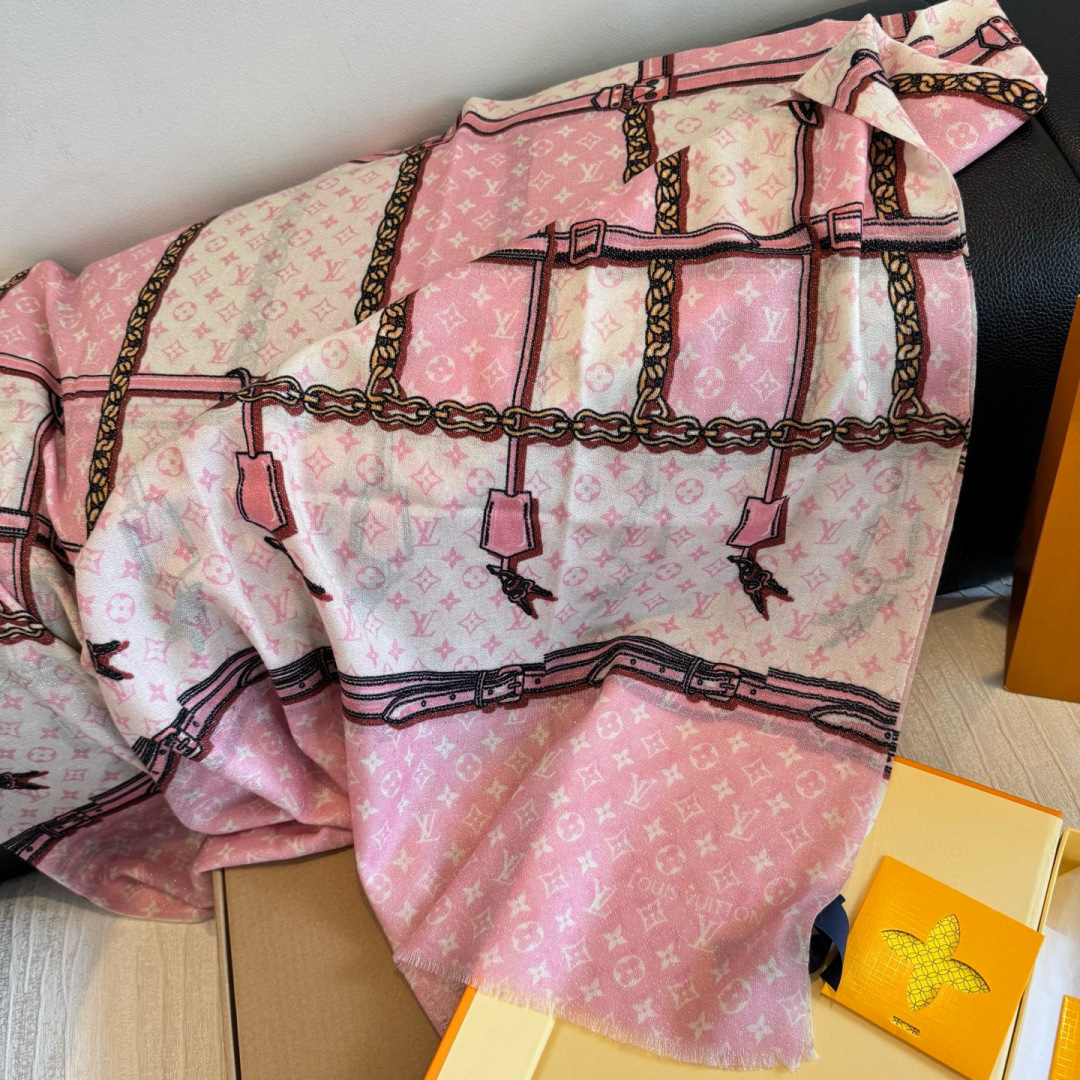 会发光发亮的围巾银丝羊绒长巾✨专柜同步‼️真心赞‼️驴家路易威登经典 Monogram 图案搭配彩色边框