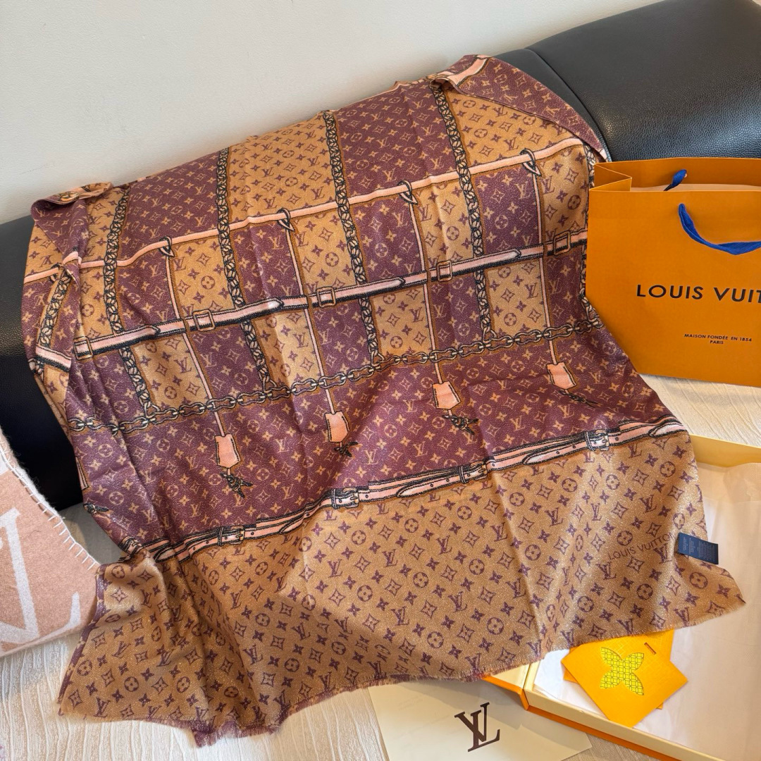 会发光发亮的围巾银丝羊绒长巾✨专柜同步‼️真心赞‼️驴家路易威登经典 Monogram 图案搭配彩色边框