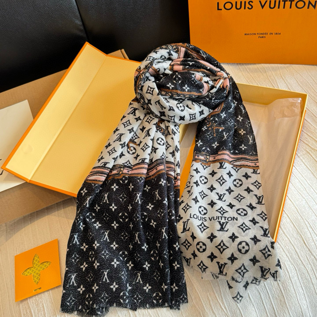 会发光发亮的围巾银丝羊绒长巾✨专柜同步‼️真心赞‼️驴家路易威登经典 Monogram 图案搭配彩色边框