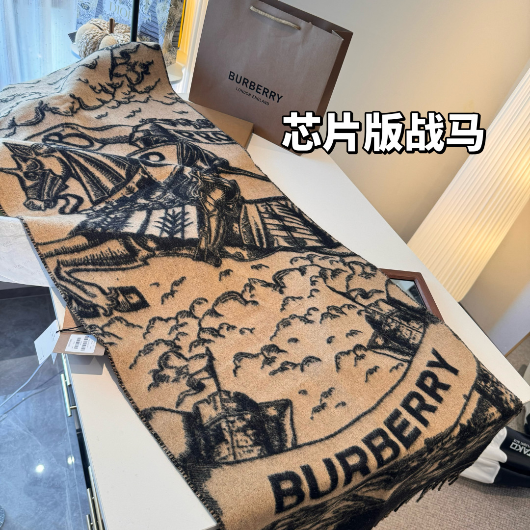 高货版本，朋友工厂订单，余一百百多条，市面最好的战马焦糖，高货，Bur战马骑士双面披肩，各种好看，被誉为