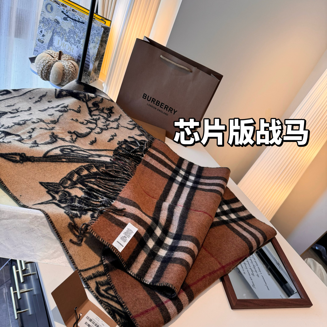 高货版本，朋友工厂订单，余一百百多条，市面最好的战马焦糖，高货，Bur战马骑士双面披肩，各种好看，被誉为