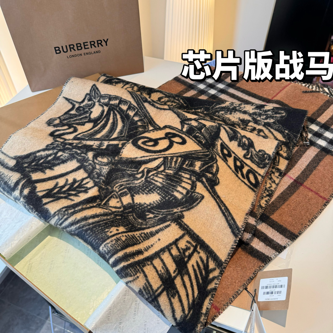 高货版本，朋友工厂订单，余一百百多条，市面最好的战马焦糖，高货，Bur战马骑士双面披肩，各种好看，被誉为