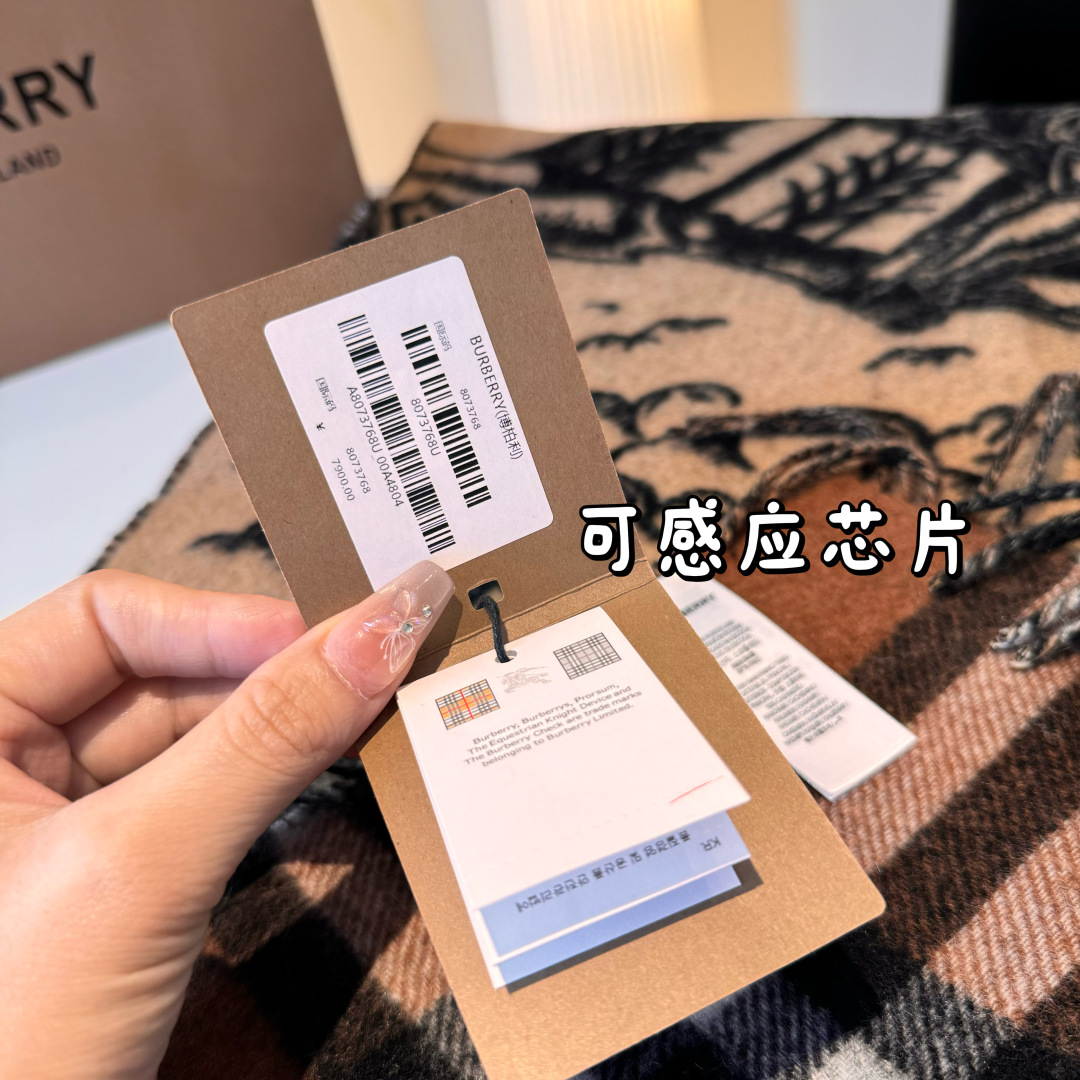 高货版本，朋友工厂订单，余一百百多条，市面最好的战马焦糖，高货，Bur战马骑士双面披肩，各种好看，被誉为