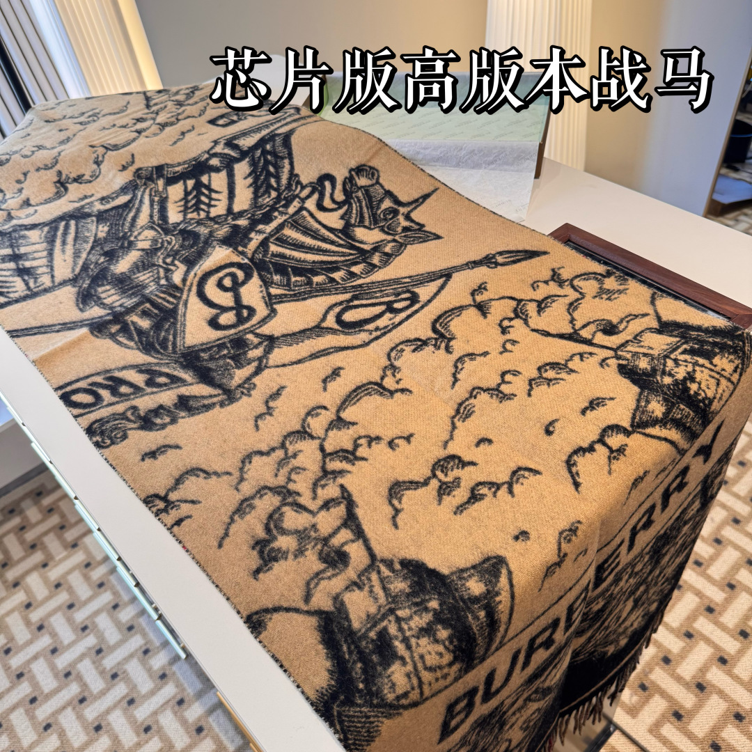 高货版本，朋友工厂订单，余一百百多条，市面最好的战马焦糖，高货，Bur战马骑士双面披肩，各种好看，被誉为