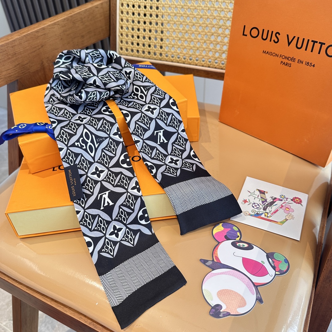 💰40 上新 tiwlly姐妹款[玫瑰][玫瑰]LV路易威登系列专柜束发带/飘带款！可当小围巾，绑头发，绑手袋，👩‍❤️‍💋‍👩👩‍❤️‍💋‍👩绑在手腕装饰！多功能随便你搭配！❤️❤️双面斜纹真丝！尺寸；8*120