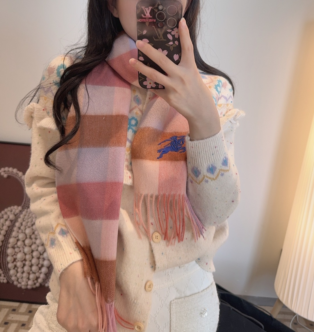 Burberry Reversible Lambswool Scarf, Stylish & Classic Design, 30*200cm