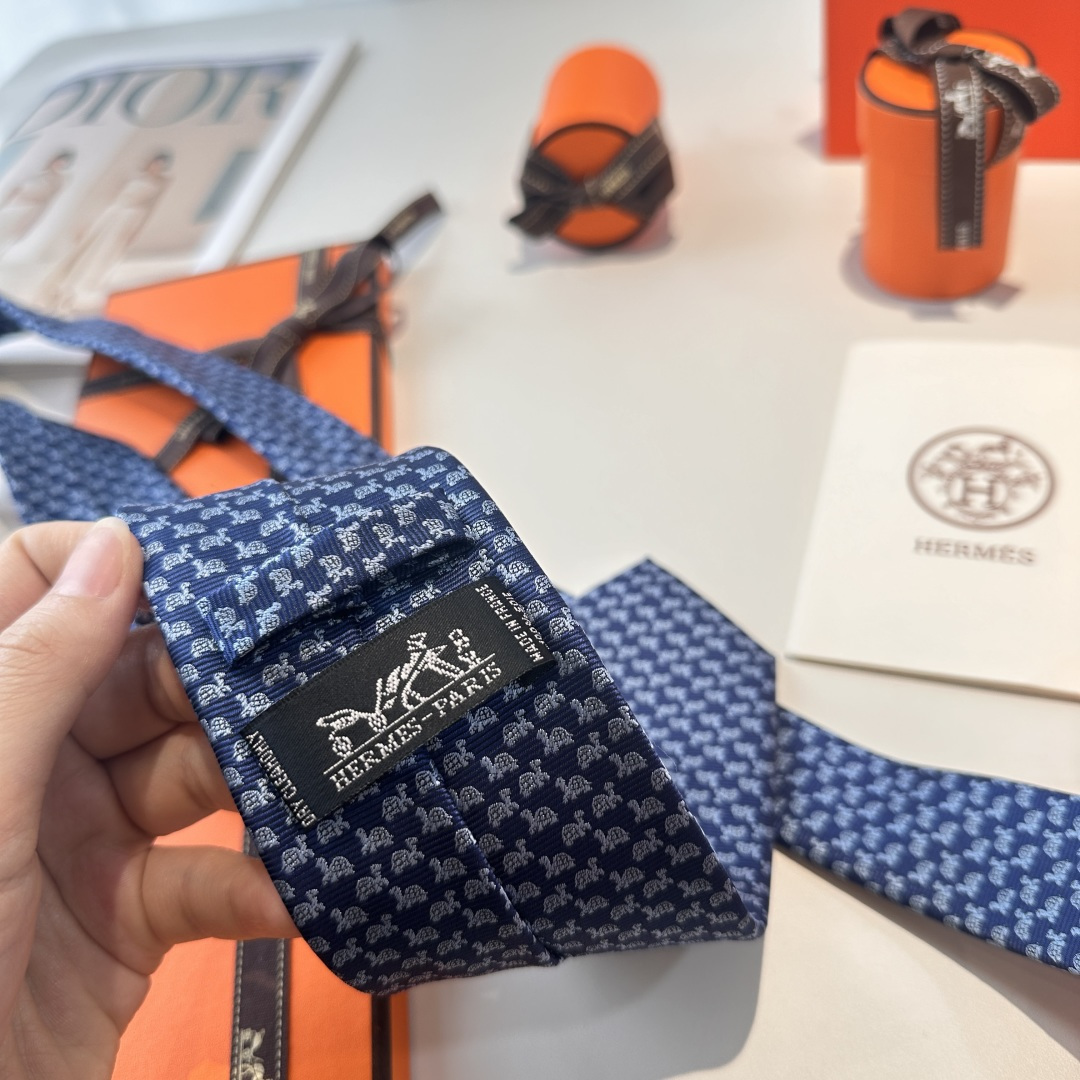 特价P90爱马仕动物系列 男士新款领带 👔👔，让男士可以充分展示自己个性。100%顶级斜纹真丝手工定制‼