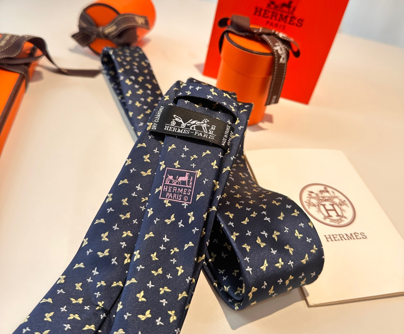 特价P90爱马仕动物系列 男士新款领带 👔👔，让男士可以充分展示自己个性。100%顶级斜纹真丝手工定制‼