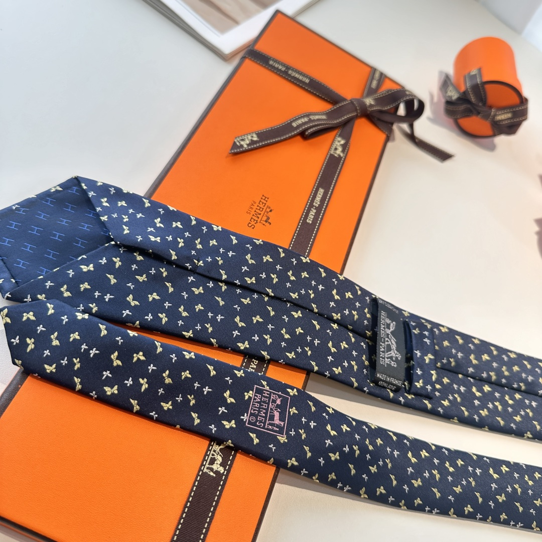 特价P90爱马仕动物系列 男士新款领带 👔👔，让男士可以充分展示自己个性。100%顶级斜纹真丝手工定制‼