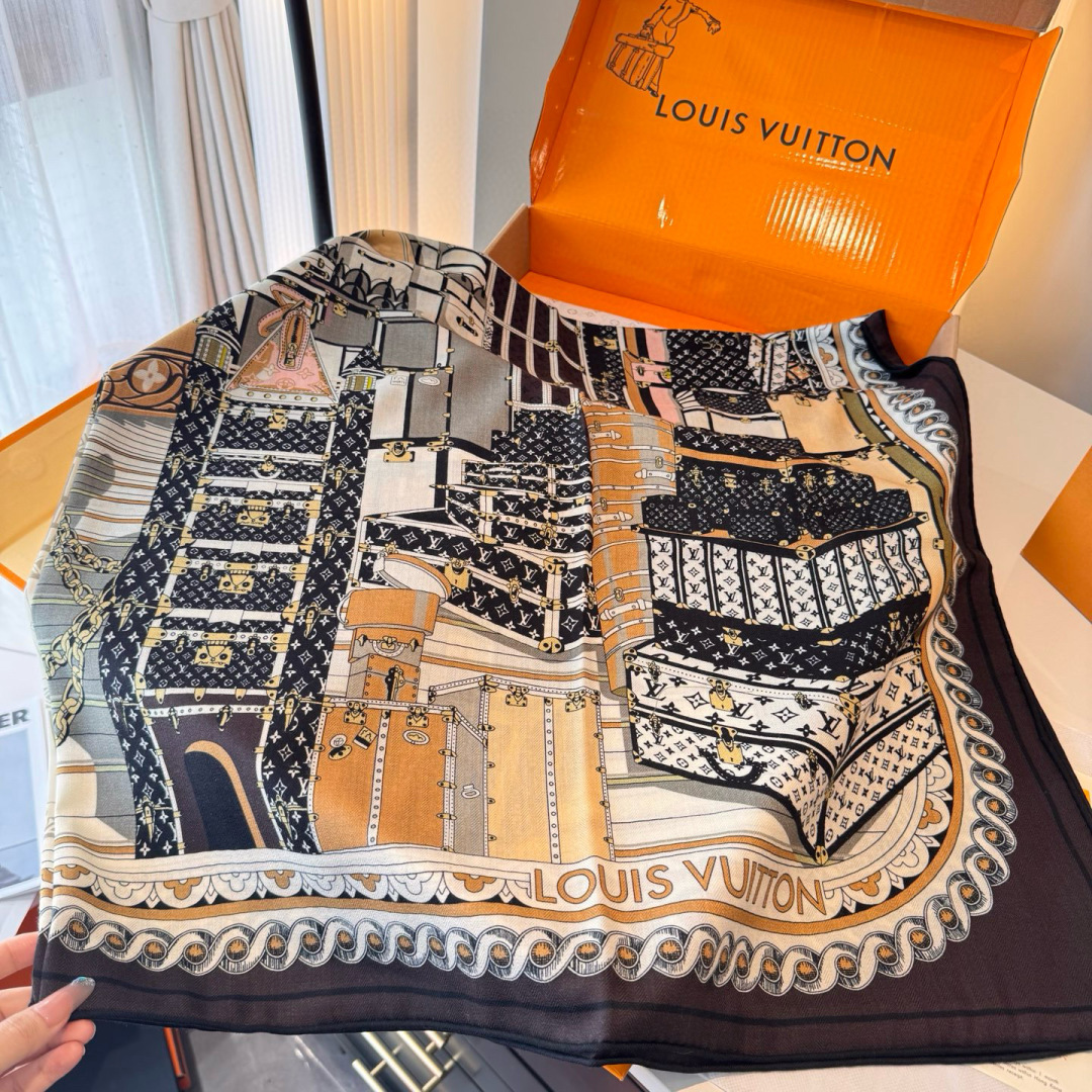 ❄【双面同色】原单Lv140cm丝绒方本款方巾，丝印工艺刻画丰富细节，描绘 Monogram 薇薇安之家